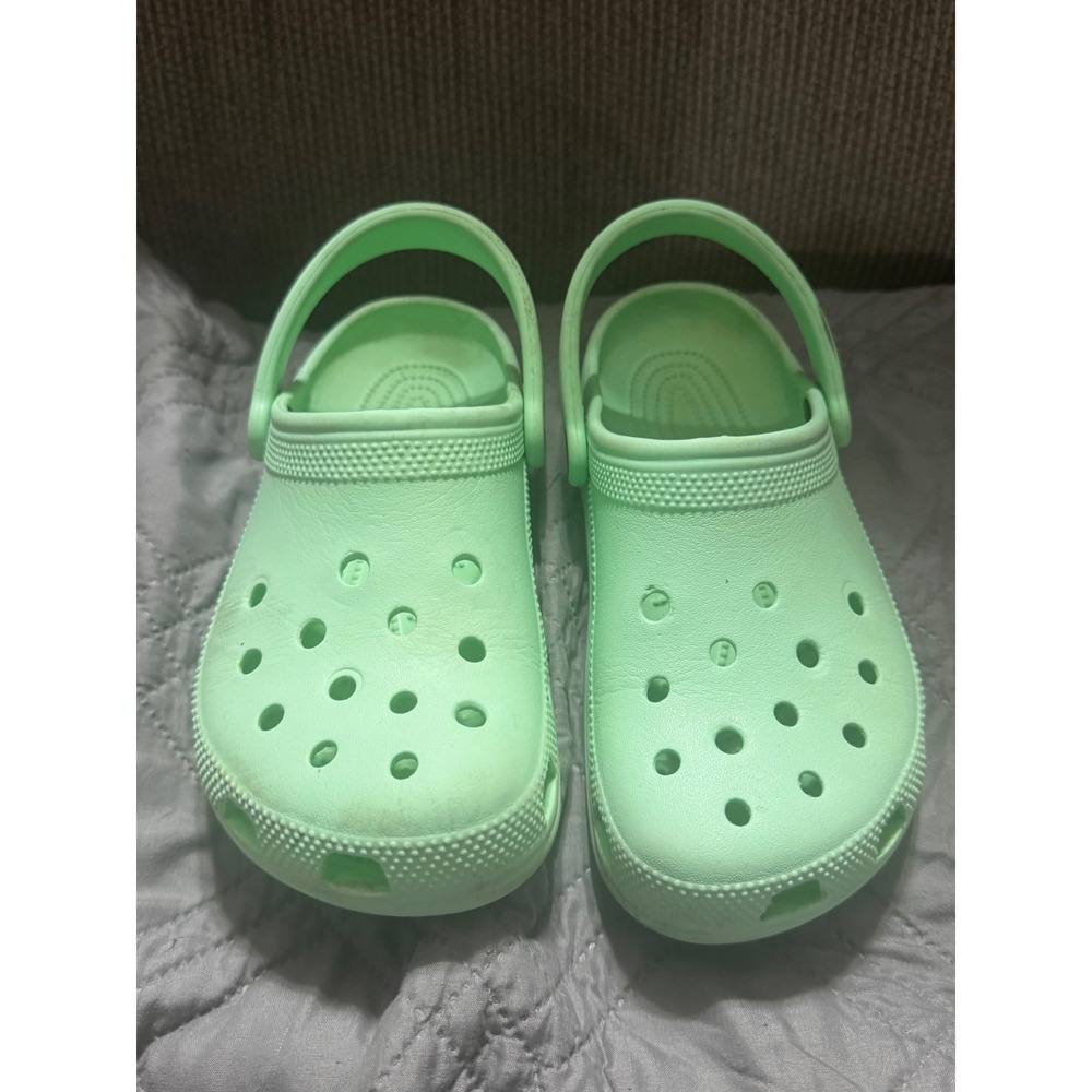 Crocs Classic Clog Mint Green Women 6 Men 4 Water Friendly Comfort Shoes